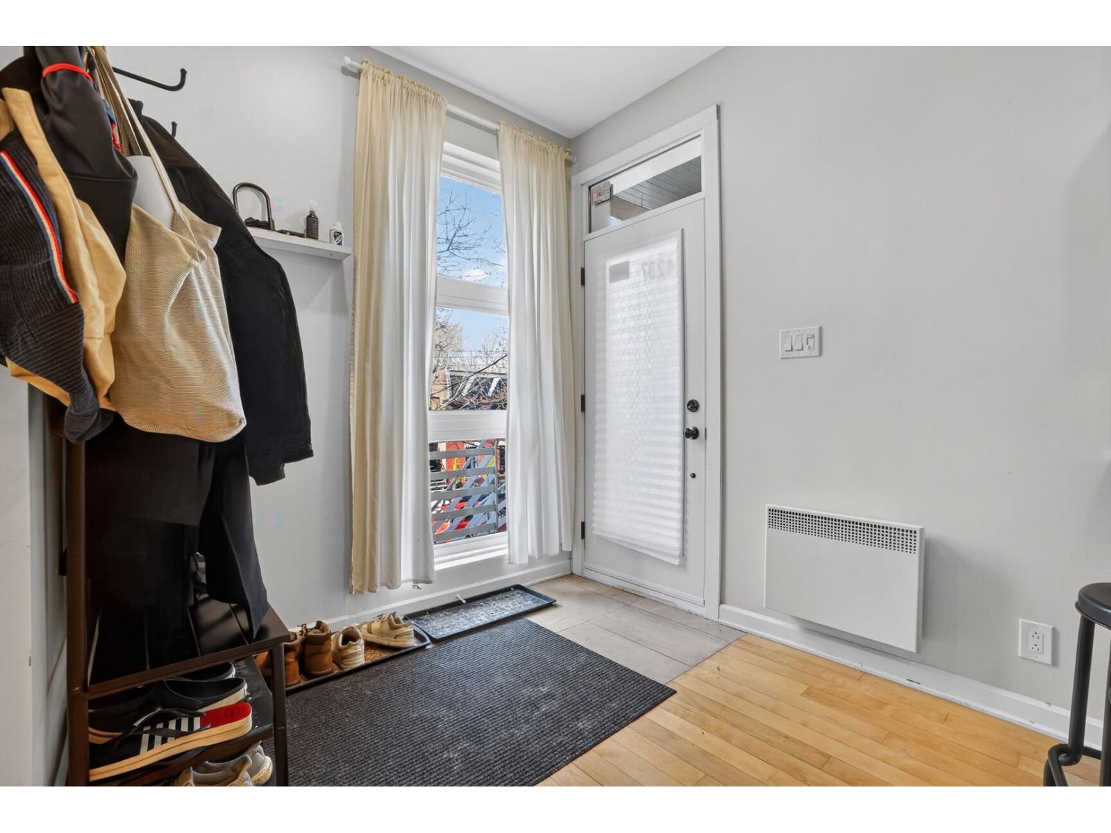 4237 Rue De La Roche — photo 3
