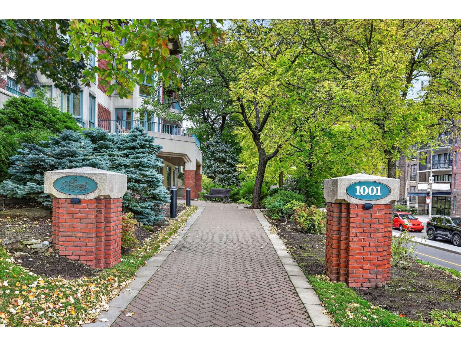 1001 Boul. Mont-Royal, #104 — photo 3
