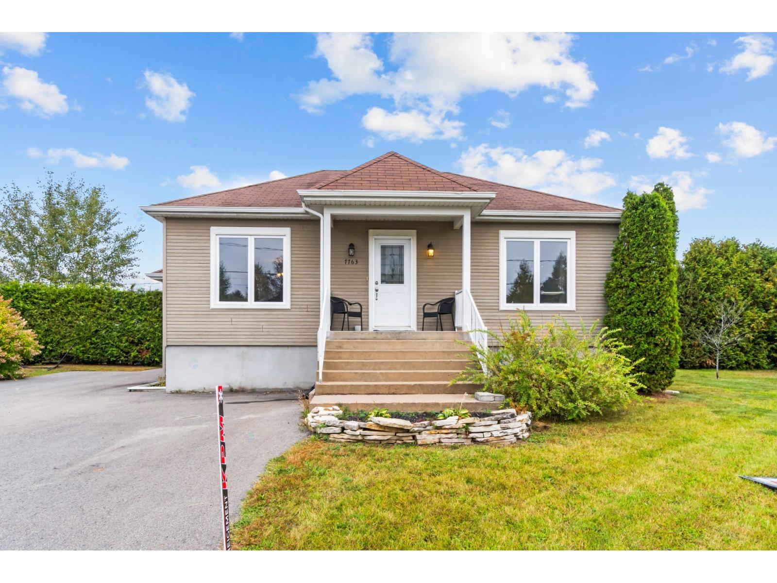 For sale: 7761-7763 Rue des Gardénias, Terrebonne (La Plaine), Quebec ...