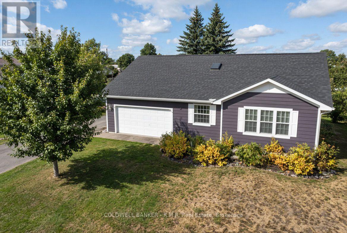 For sale: 34 HELEN CRESCENT, Kawartha Lakes (Mariposa), Ontario K0M2C0 ...