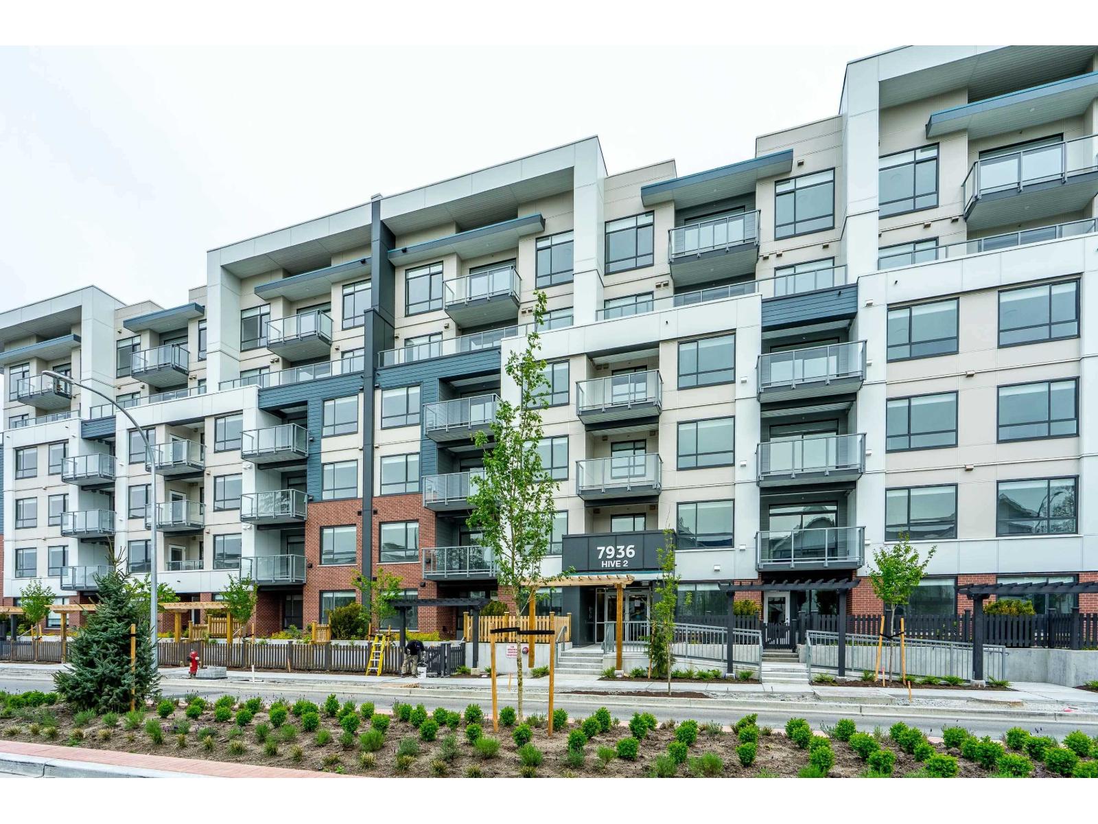 For sale: 306 7936 206 STREET, Langley, British Columbia V2Y3X8 ...