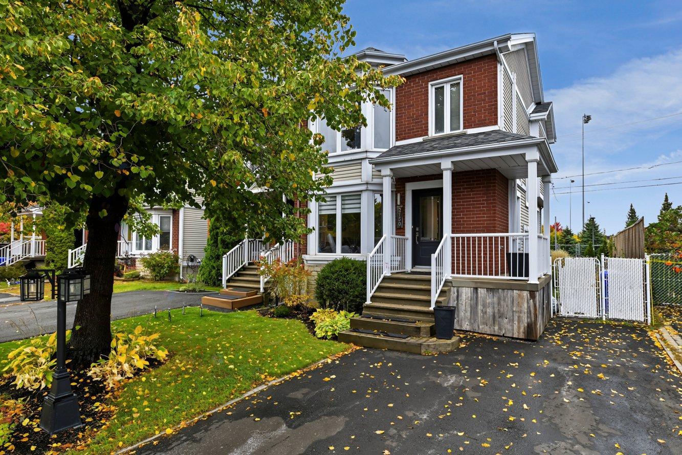 For sale: 2150 Rue de Paris, Sainte-Julie, Quebec J3E2K7 - 12486560 ...