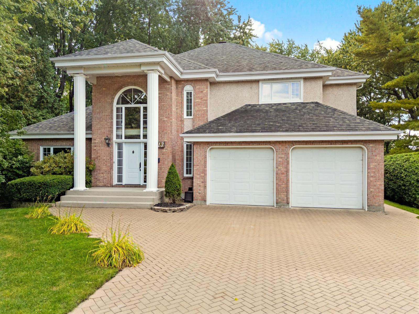 For sale: 2013 Rue des Cèdres, Saint-Bruno-de-Montarville, Quebec ...
