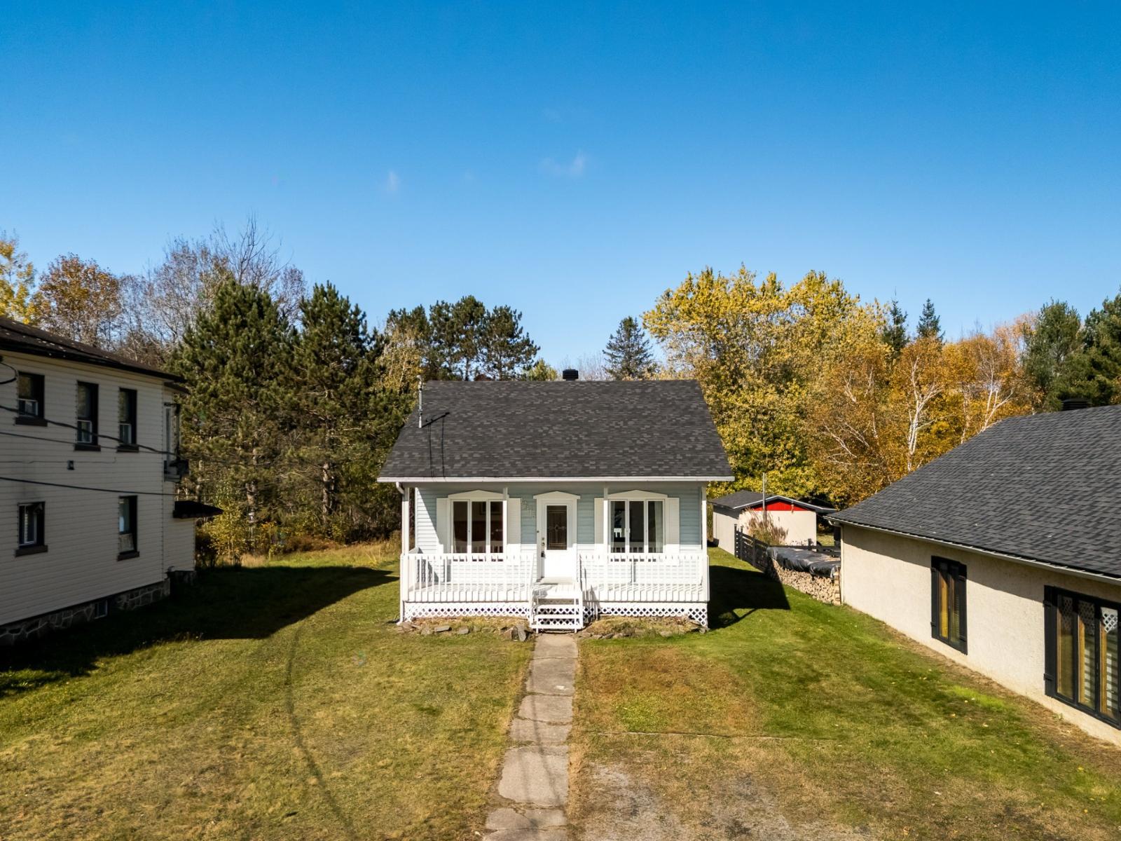 For sale: 12413 Ch. des Bois-Francs, Shawinigan, Quebec G9T5W1 ...