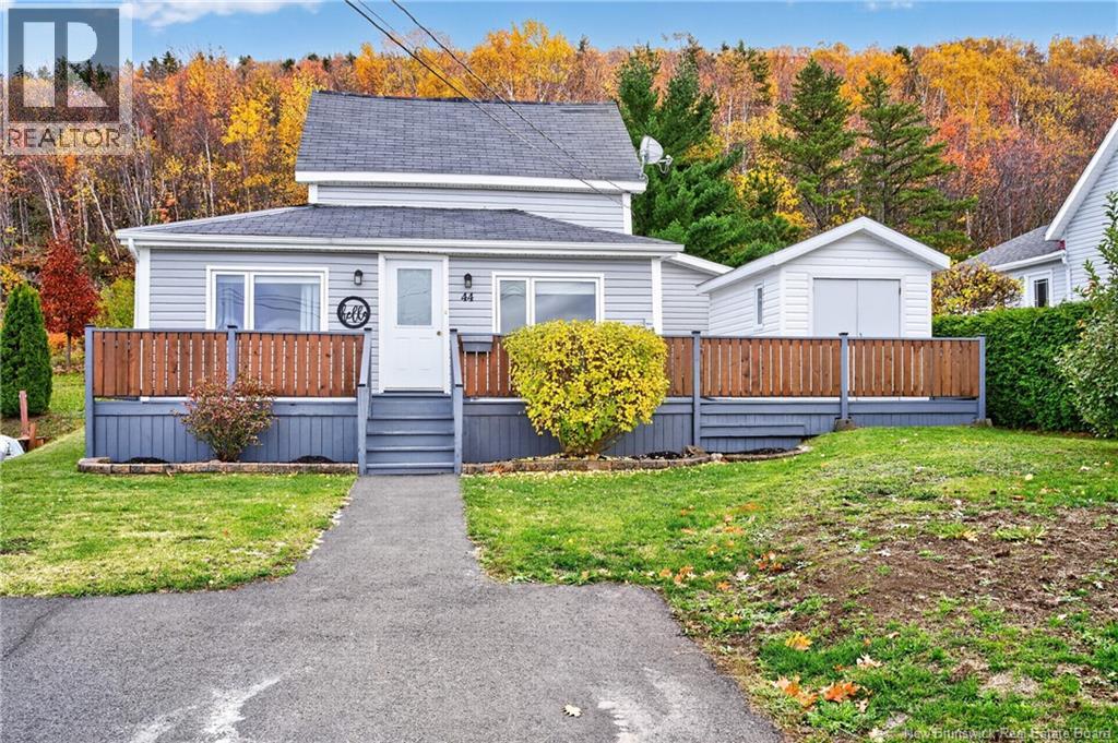 À vendre : 44 Sunset Drive, Campbellton, Nouveau-Brunswick E3N1S8 ...