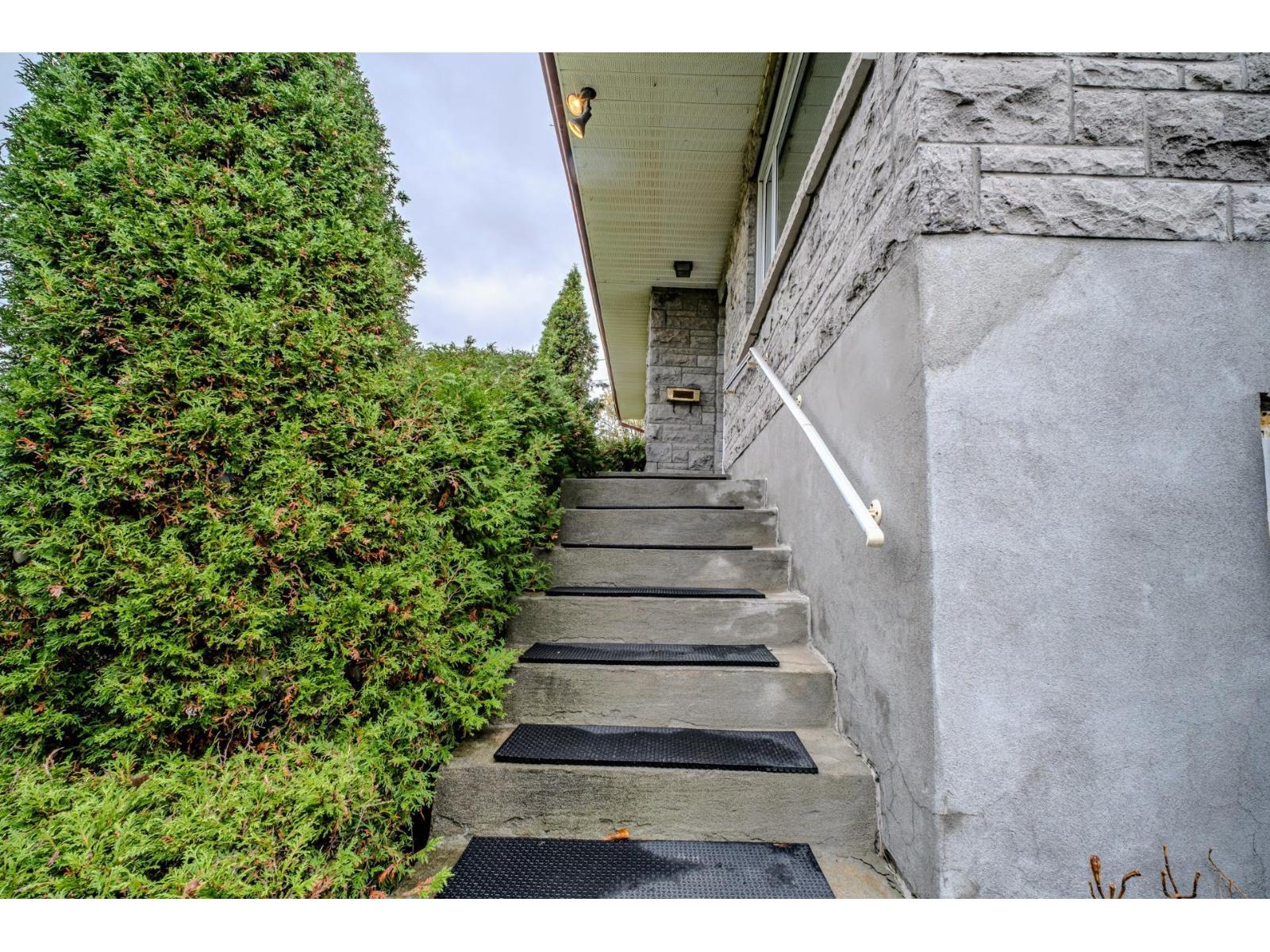 52 4e Avenue S. — photo 2