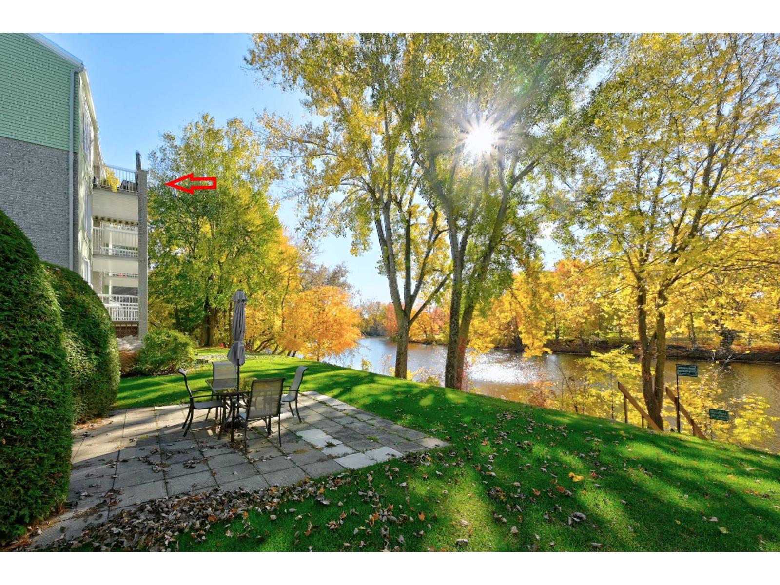 For sale: 10 Place du Carrefour-du-Pont, #1007, Notre-Dame-des-Prairies ...