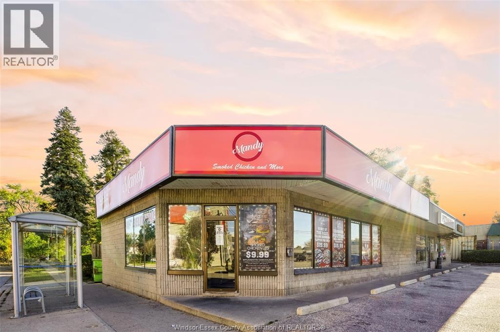 1705 Wyandotte Street West, Unit 1, listing photograph