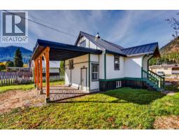 For sale: 515 Sayward Avenue, Salmo, British Columbia V0G1Z0 - 10403556 ...